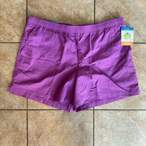 NWT Columbia Women’s Shorts Purple Size XL 5” Inseam with Pockets